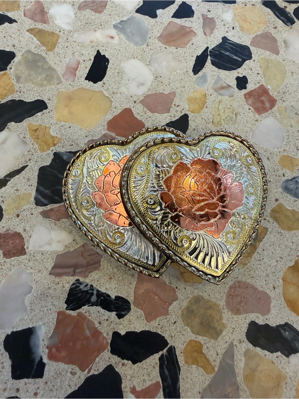 Vintage Heart-Shaped Embossed Metal belt buckle